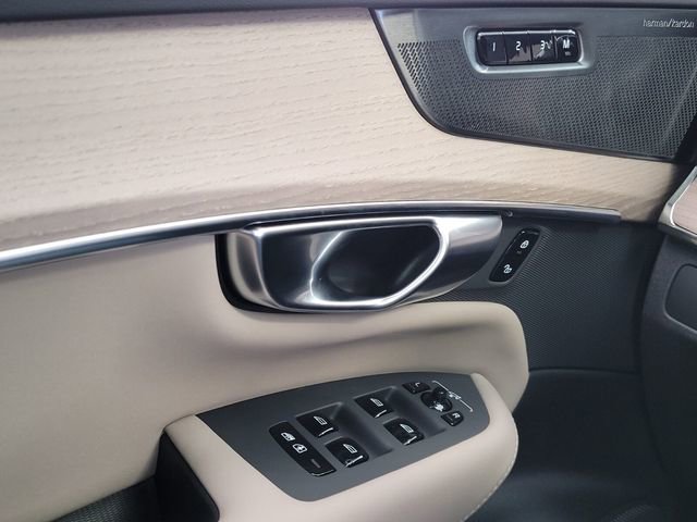 New 2026 Volvo XC90 B6 Ultra w/ Protection Package AWD/4WD image 23