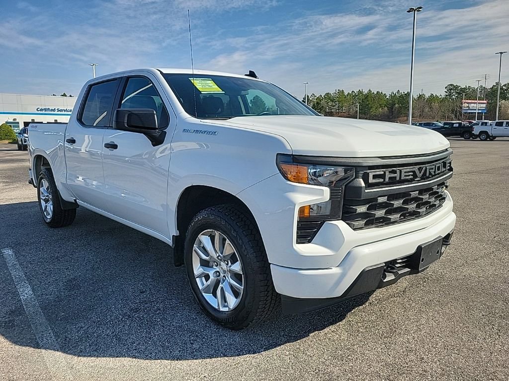 Used 2024 Chevrolet Silverado 1500 Custom image 3