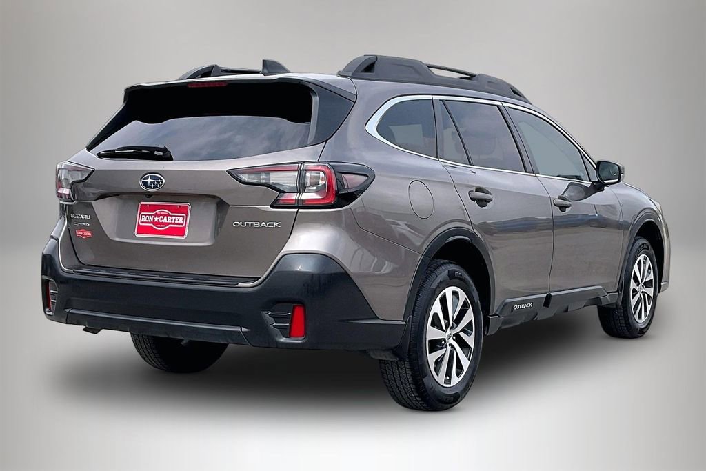 Used 2022 Subaru Outback Premium image 5
