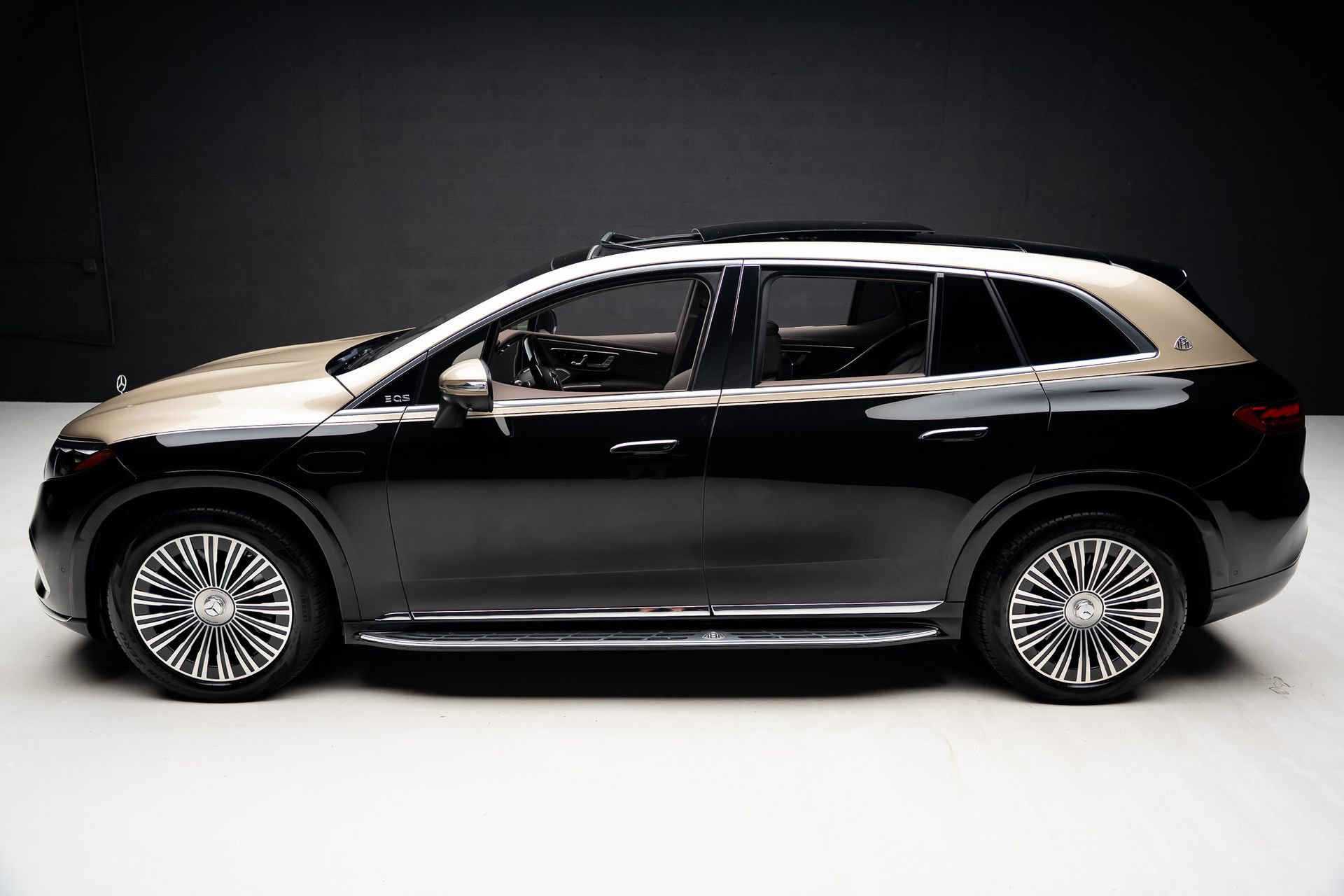 Used 2024 Mercedes-Benz Maybach EQS 680 4MATIC image 16