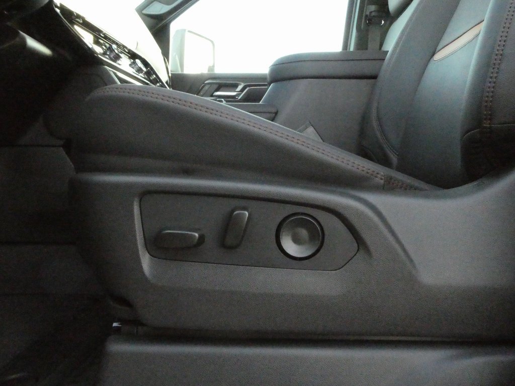 New 2026 GMC Sierra 2500 AT4 w/ AT4 Premium Plus Package image 8