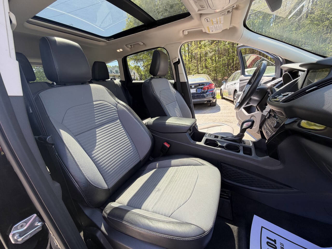 Used 2019 Ford Escape Titanium image 32