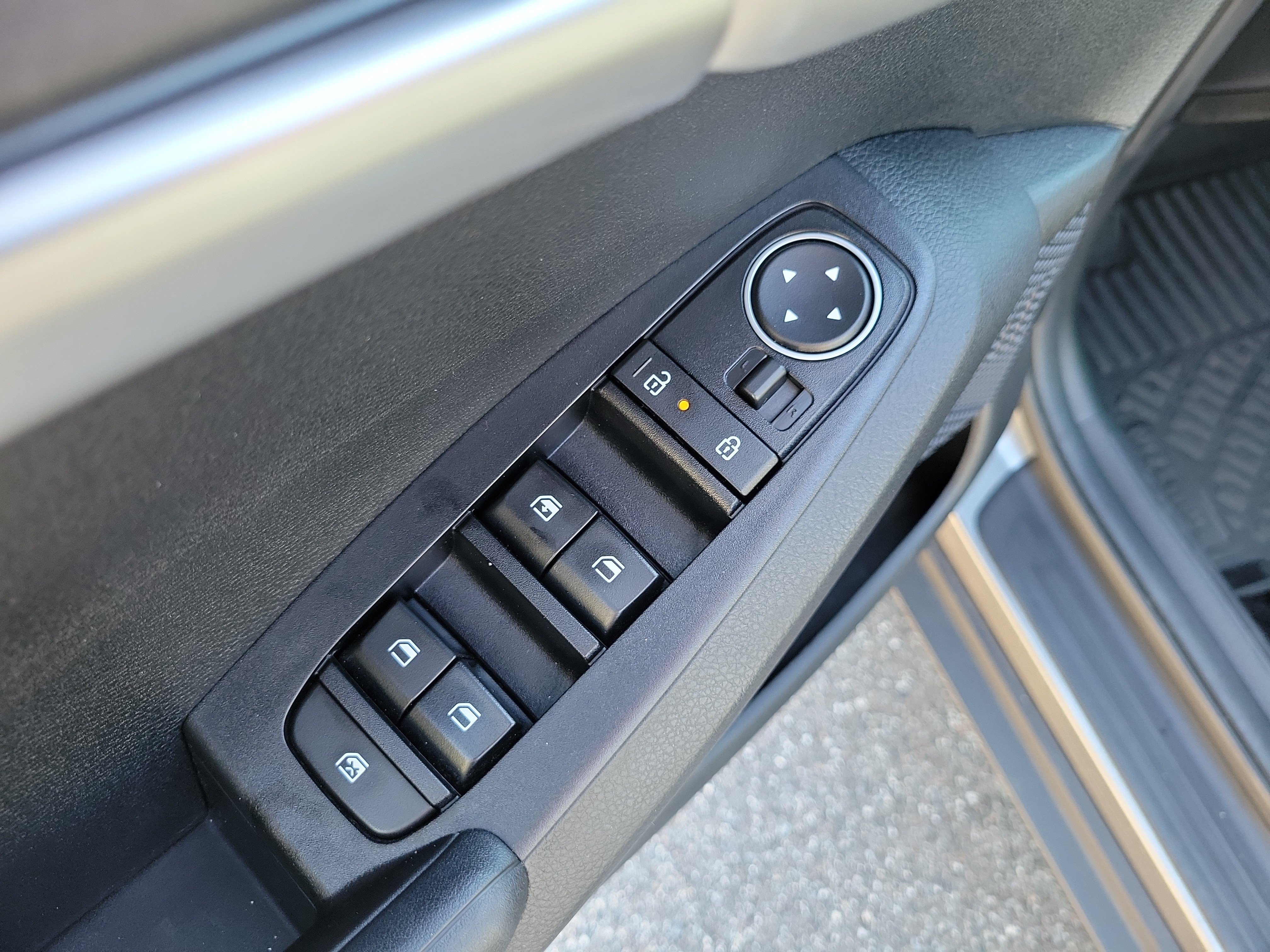 Used 2024 Kia Seltos LX AWD/4WD image 18