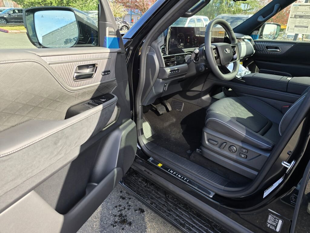 New 2025 INFINITI QX80 Autograph w/ Premium Cargo Package image 19