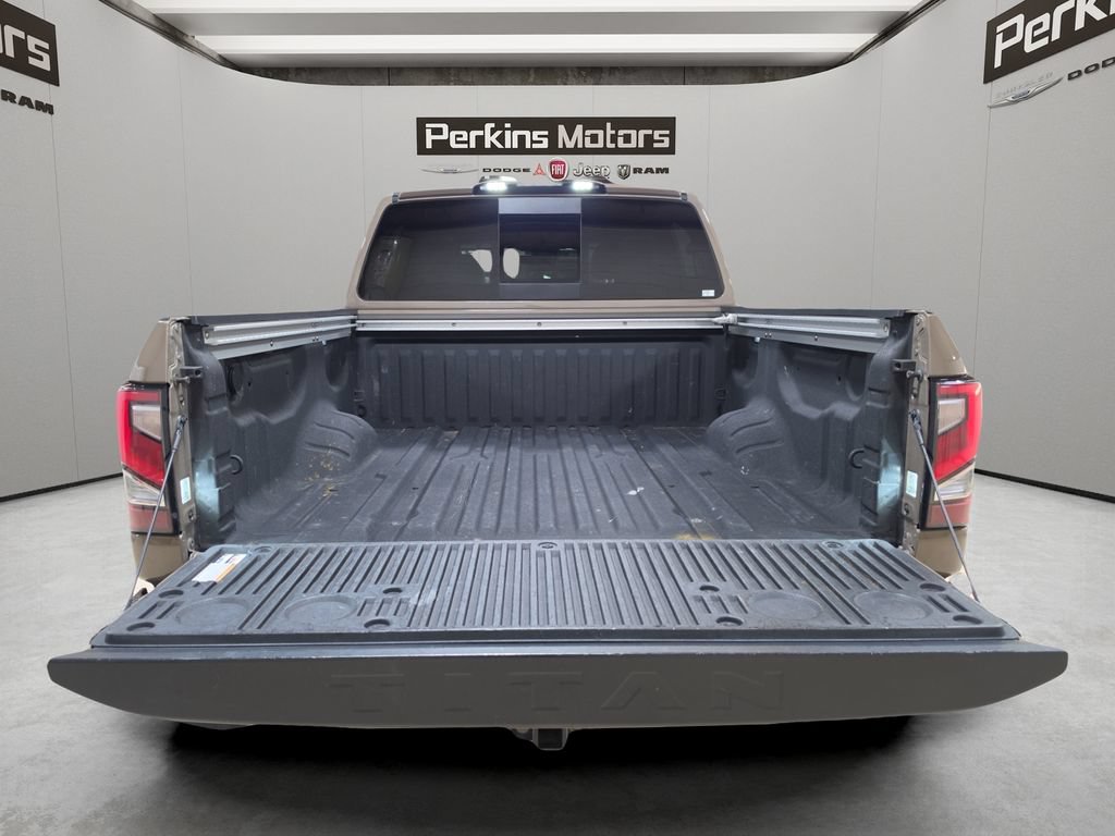 Used 2024 Nissan Titan PRO-4X w/ Pro-4x Convenience Package AWD/4WD image 11