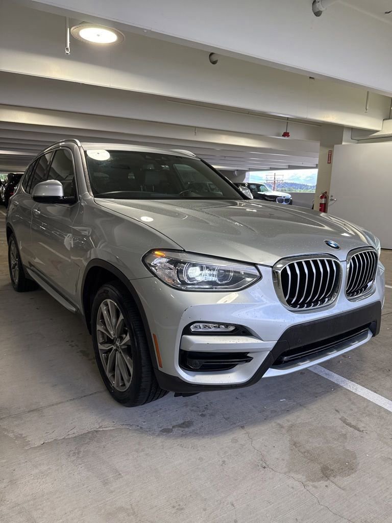 Used 2019 BMW X3 xDrive30i w/ Premium Package AWD/4WD image 3