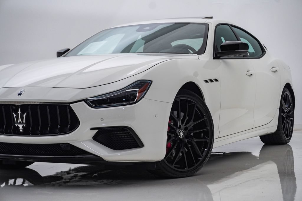 Certified 2024 Maserati Ghibli Modena Q4 AWD/4WD image 2