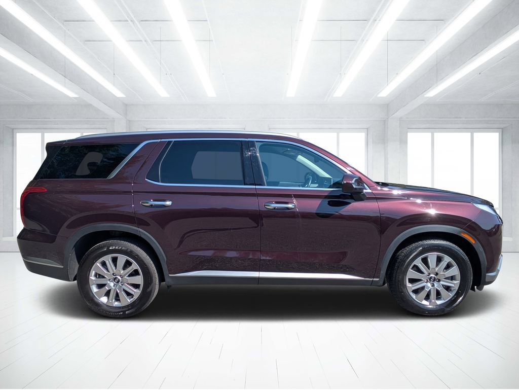 Used 2024 Hyundai Palisade SEL FWD image 2