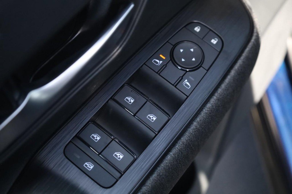 New 2026 Nissan Kicks SV w/ SV Premium Package image 8