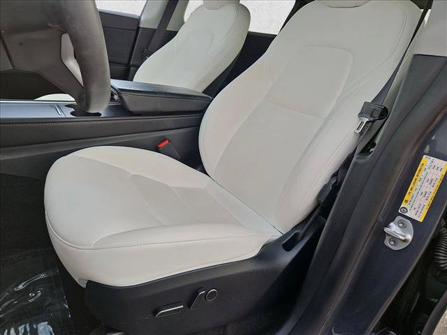 Used 2023 Tesla Model Y Long Range AWD/4WD image 17