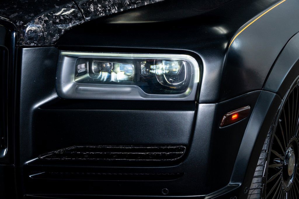 Used 2023 Rolls-Royce Cullinan image 14