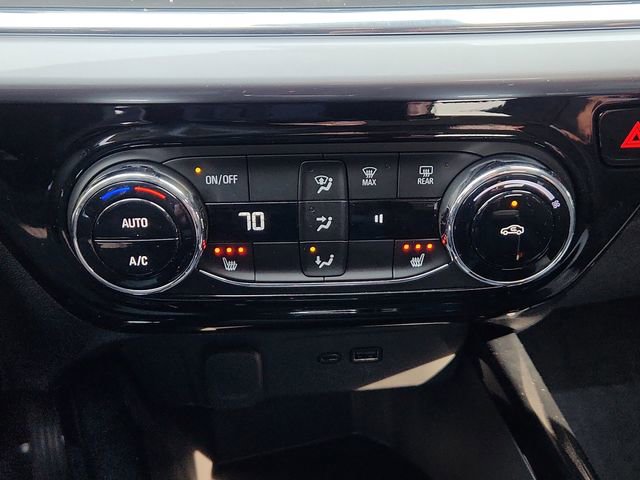 Used 2025 Chevrolet Trax LT w/ LT Convenience Package image 39