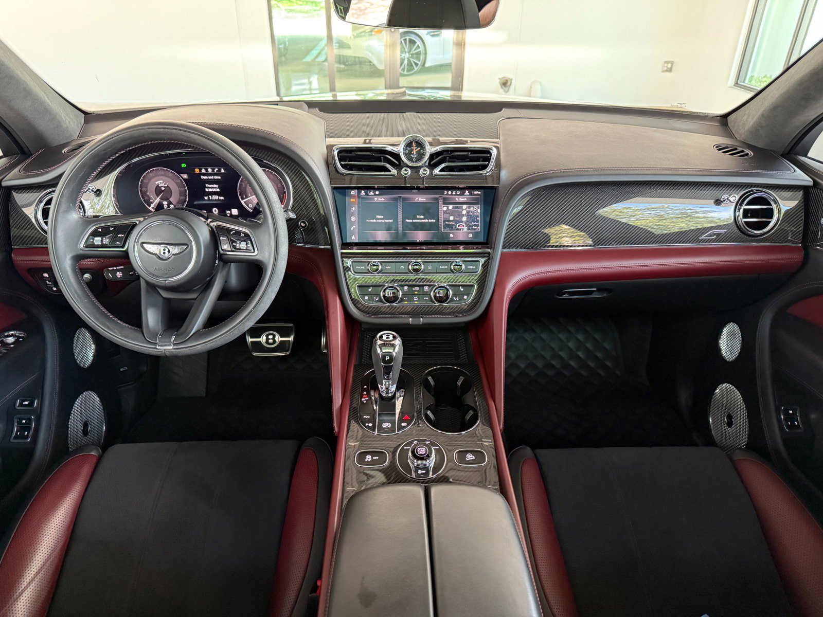 Used 2022 Bentley Bentayga AWD/4WD image 40