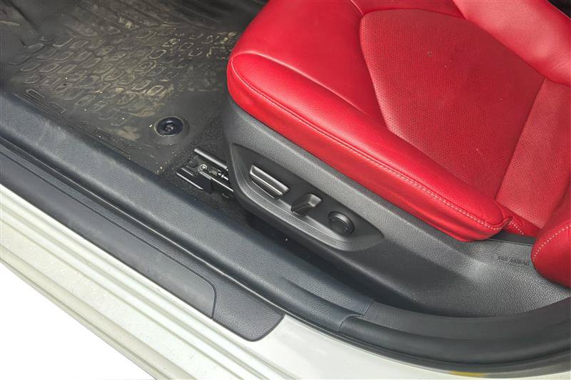 Used 2021 Toyota Camry XSE FWD image 18