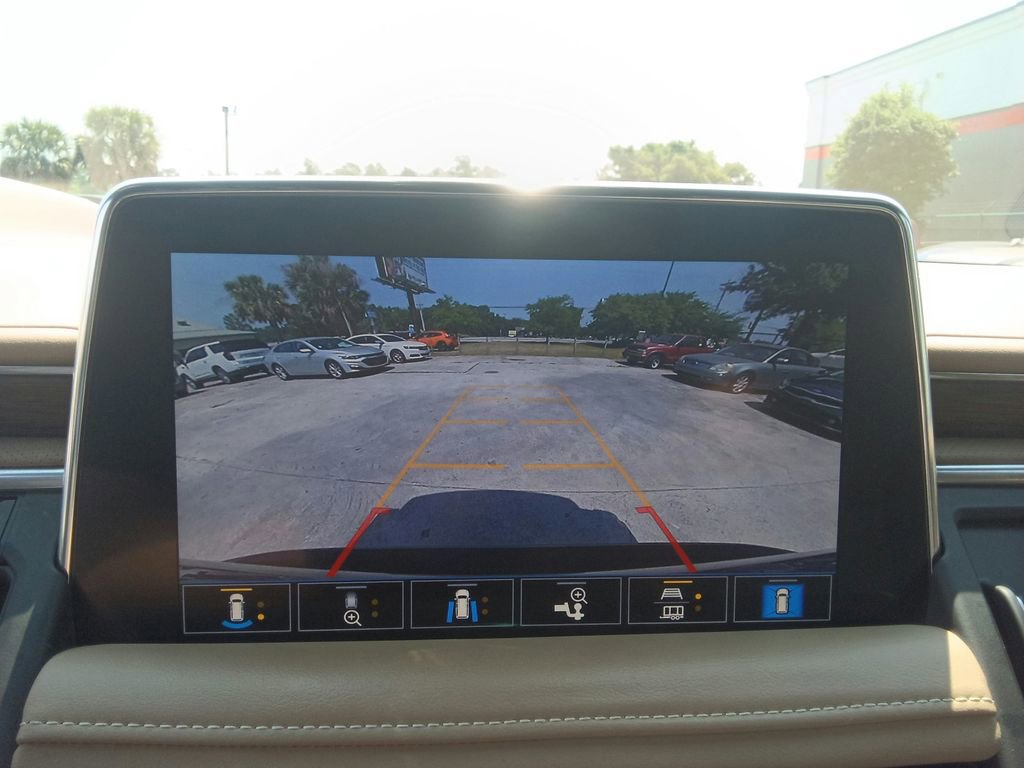 Used 2021 Chevrolet Tahoe Premier w/ Premium Package AWD/4WD image 26