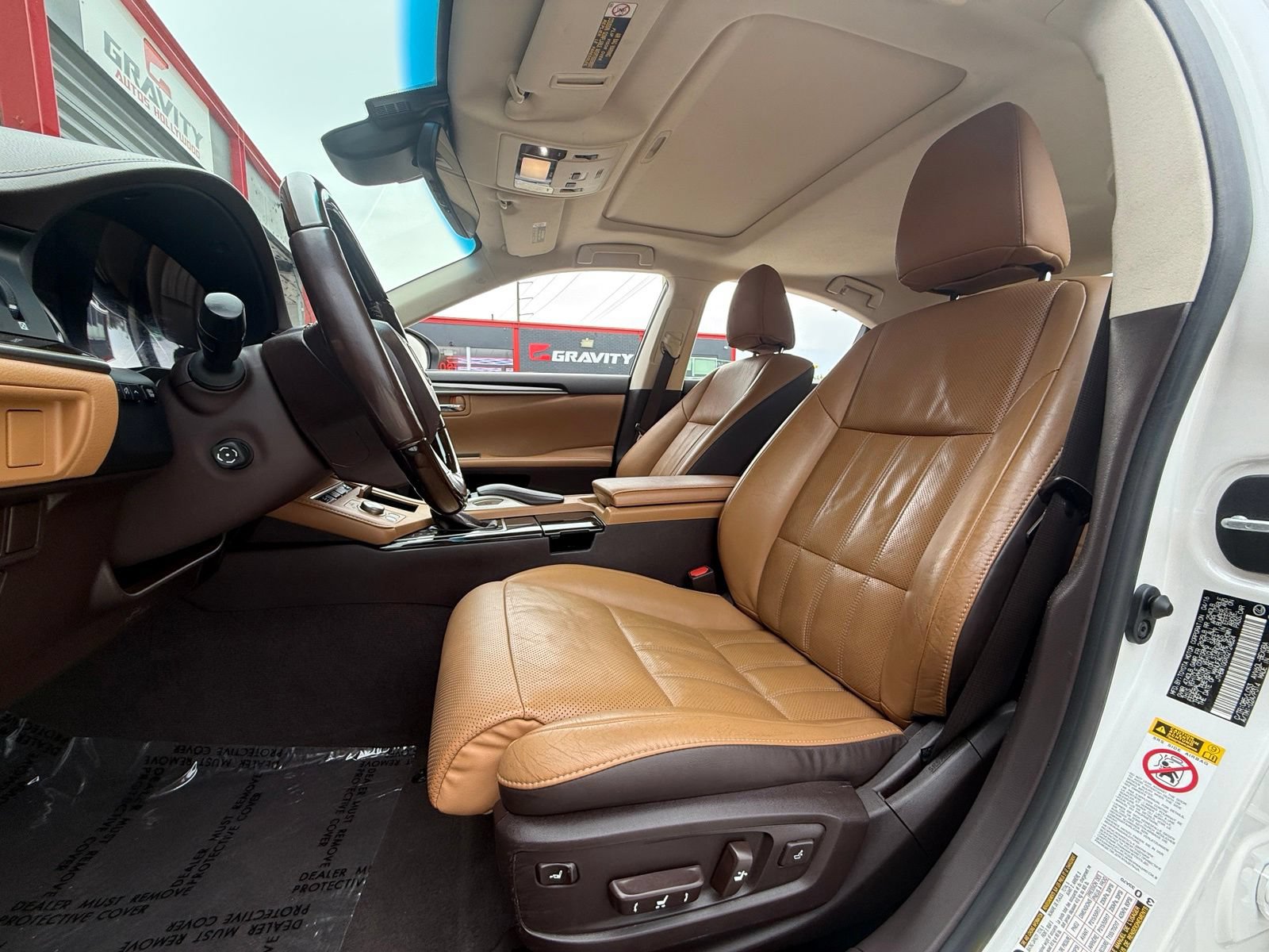 Used 2016 Lexus ES 300h w/ Ultra Luxury Package FWD image 20