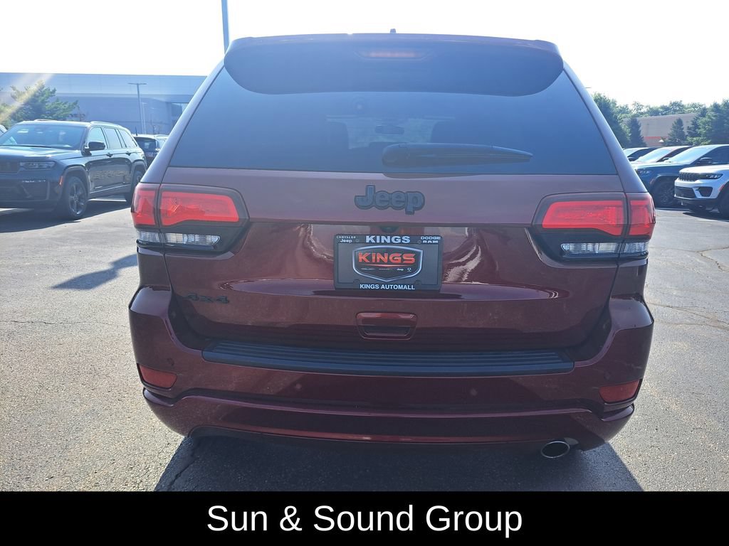 Used 2021 Jeep Grand Cherokee Laredo X AWD/4WD image 4