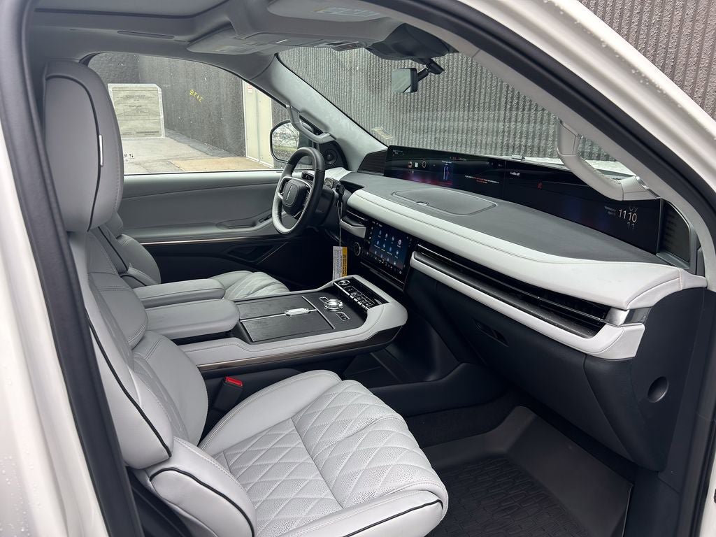 New 2026 Lincoln Navigator Black Label AWD/4WD image 28