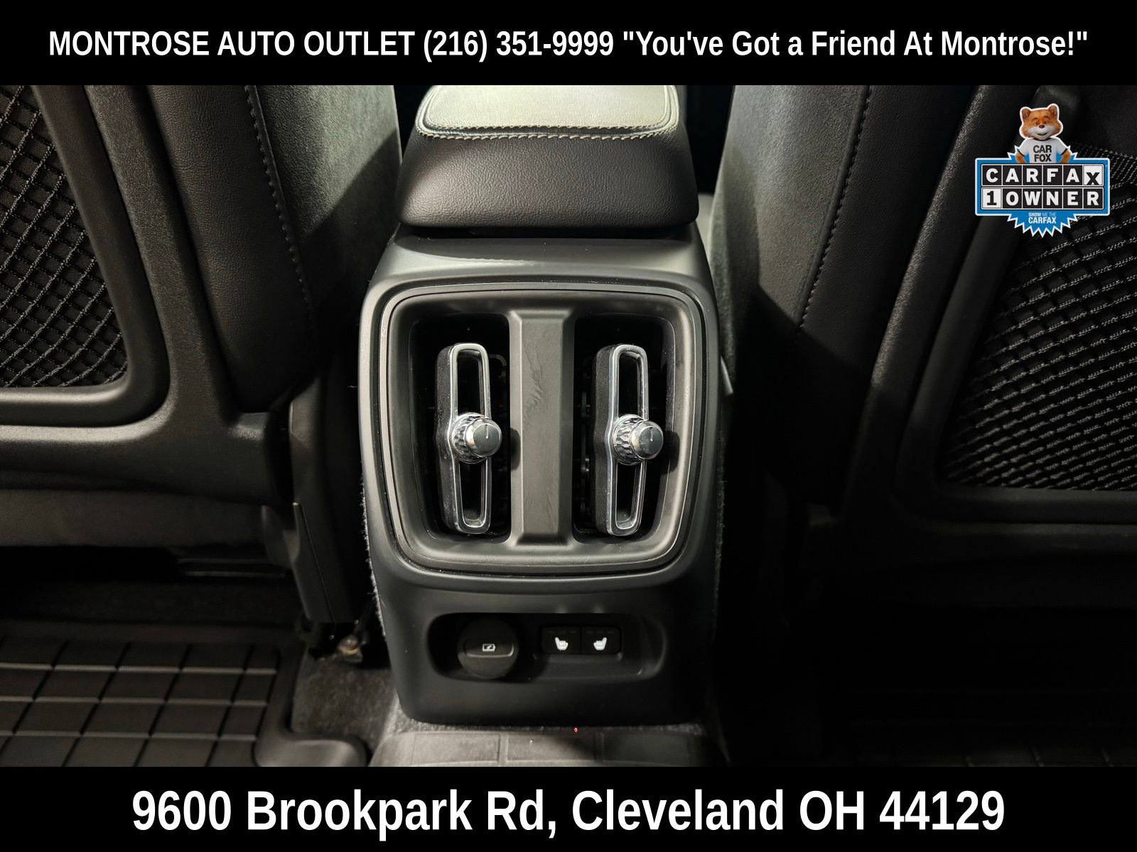 Used 2022 Volvo XC40 T5 R-Design w/ Climate Package image 41