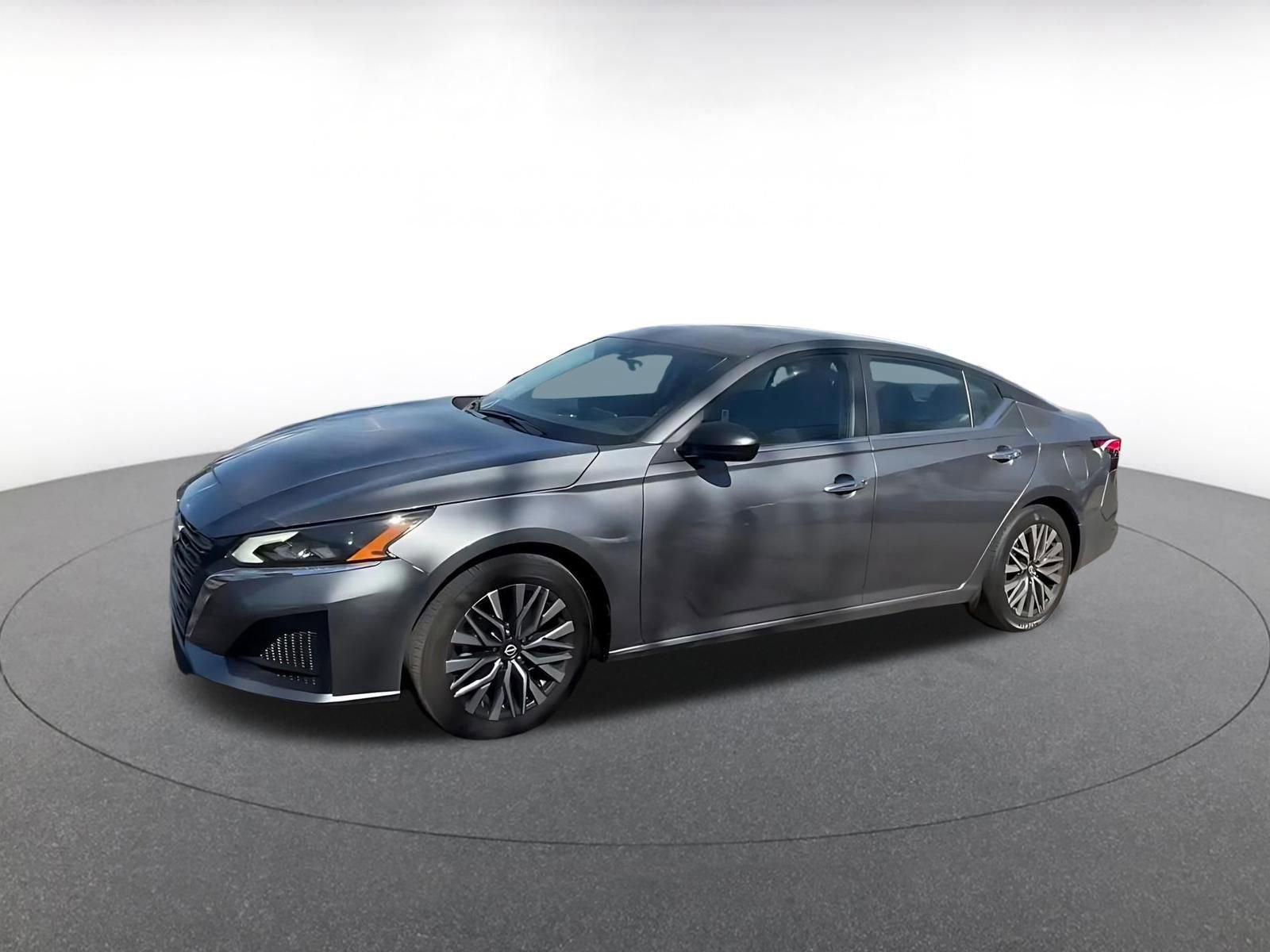 Used 2025 Nissan Altima 2.5 SV image 8