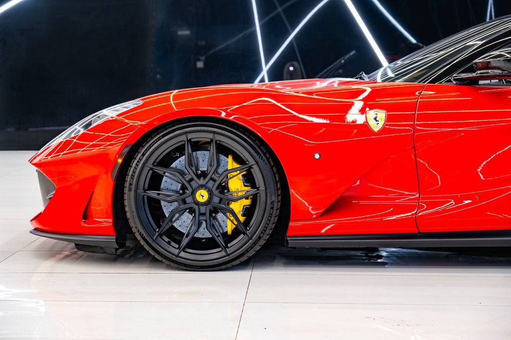 Used 2021 Ferrari 812 GTS RWD image 22