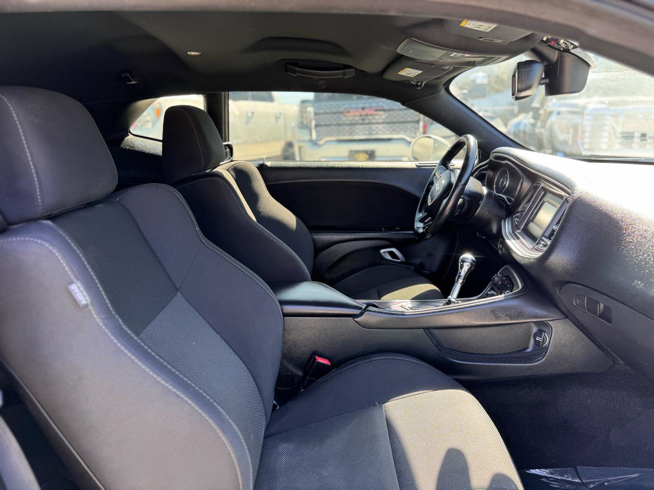 Used 2015 Dodge Challenger R/T RWD image 10