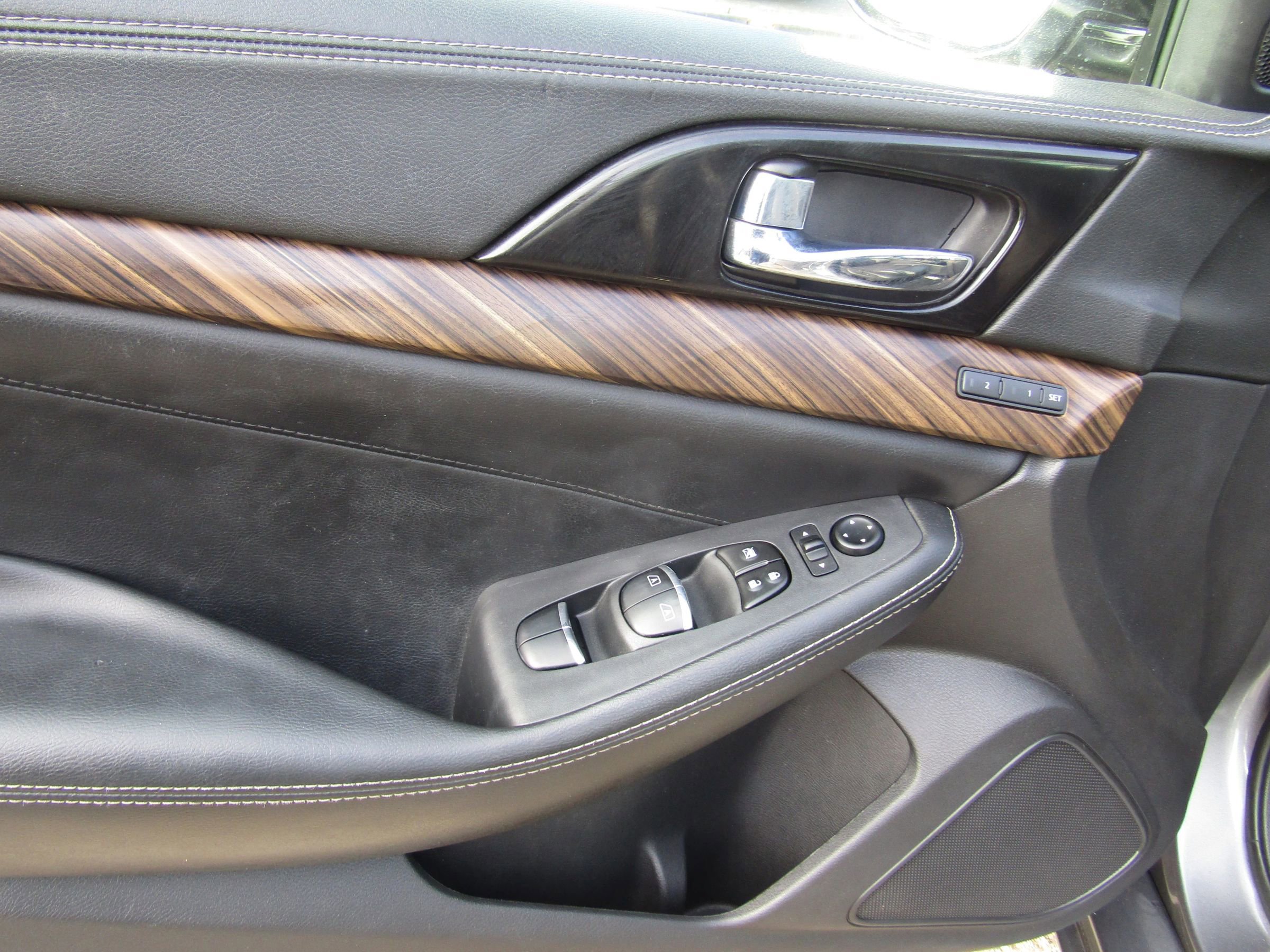 Used 2017 Nissan Maxima Platinum image 18