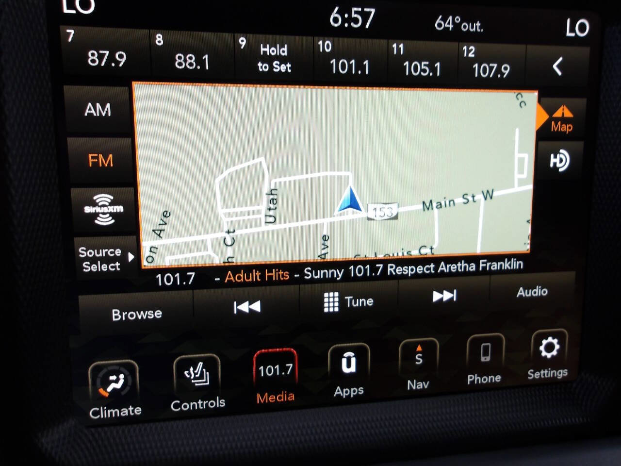 Used 2023 Jeep Wrangler Unlimited Sahara w/ Cold Weather Group AWD/4WD image 13