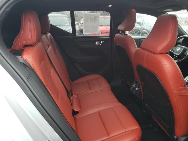 Used 2019 Volvo XC40 T4 Inscription FWD image 20