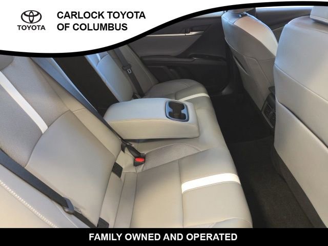 Used 2025 Toyota Camry SE image 16