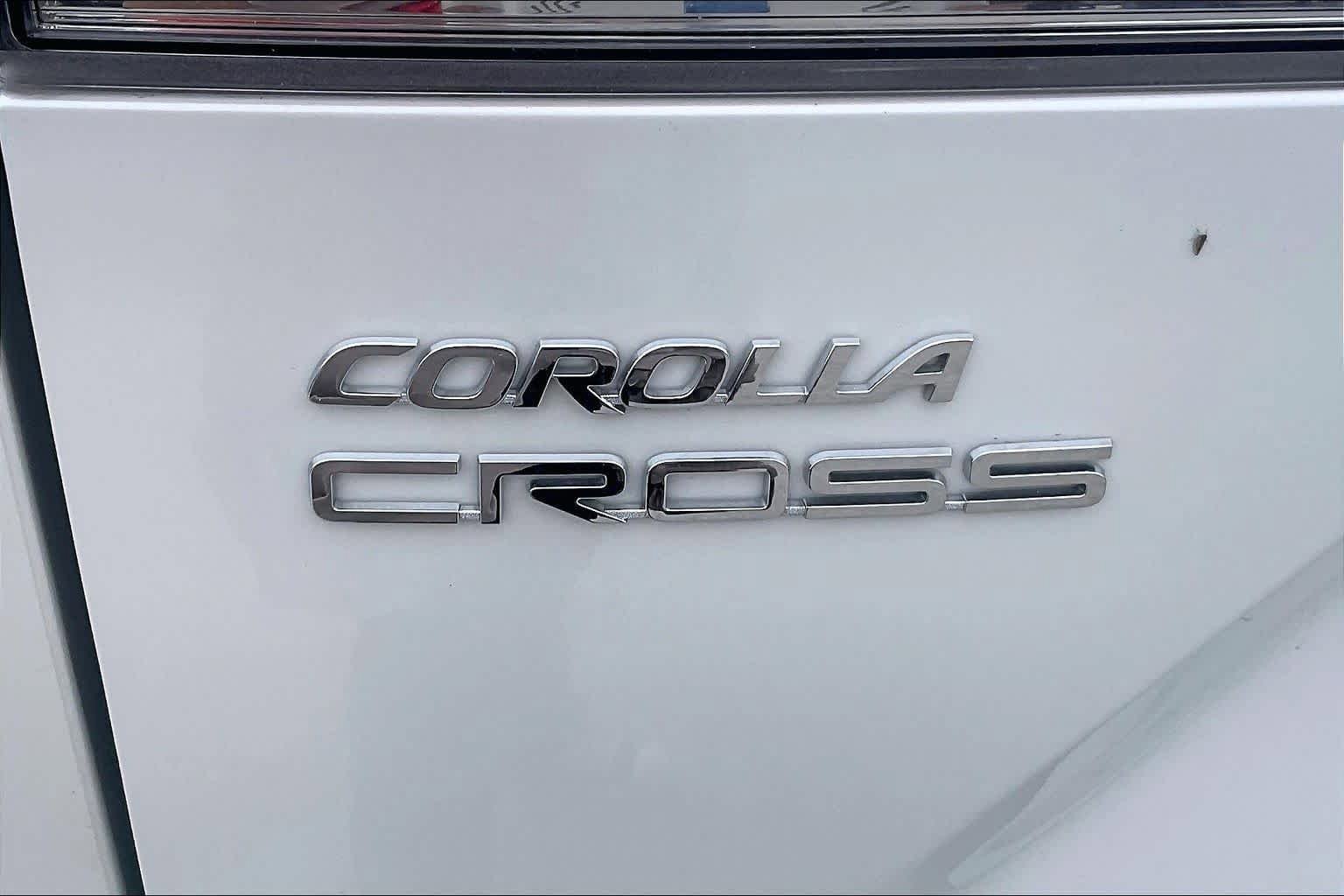 Used 2025 Toyota Corolla Cross LE FWD image 28