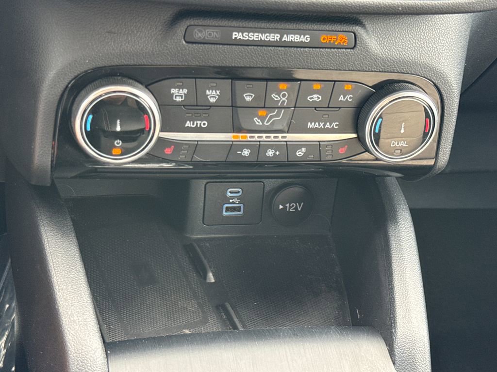 Certified 2022 Ford Escape Titanium w/ Titanium Premium Package image 23