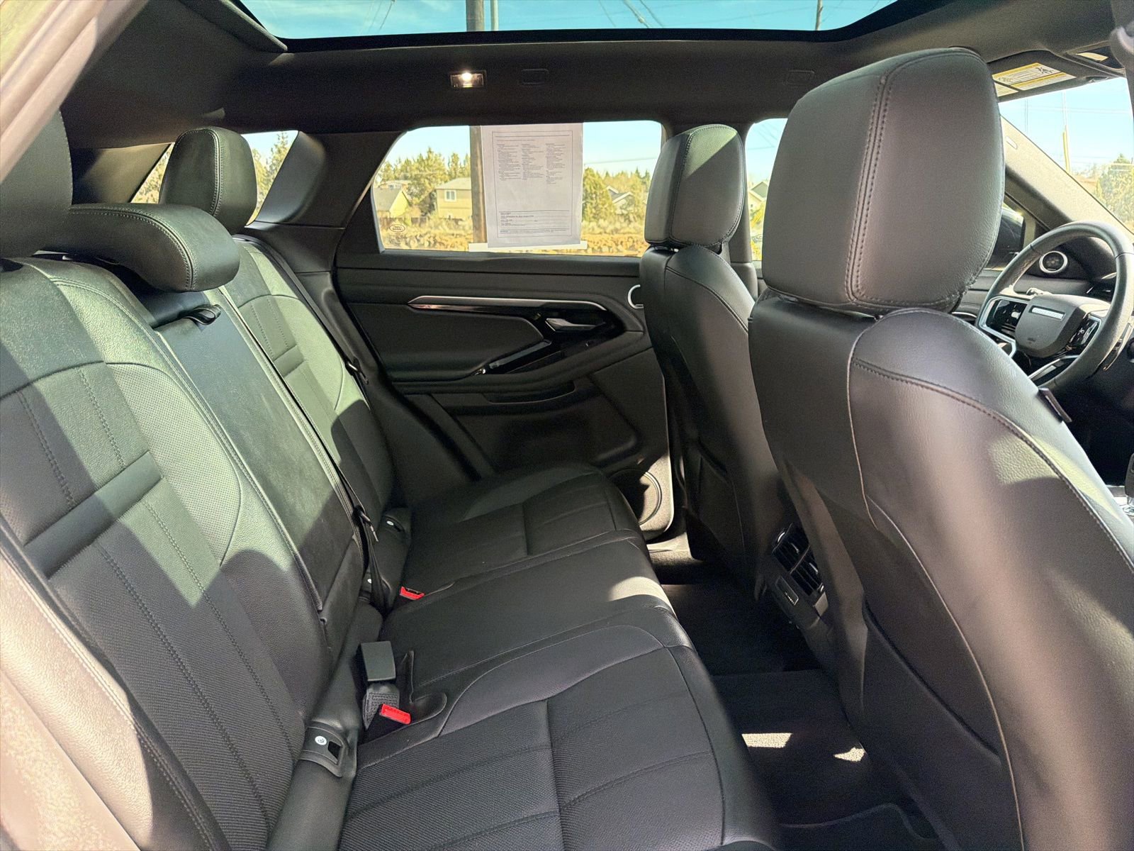 Used 2023 Land Rover Range Rover Evoque R-Dynamic SE image 26