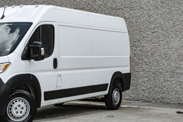 Used 2024 RAM ProMaster 2500 w/ Convenience Group FWD image 5