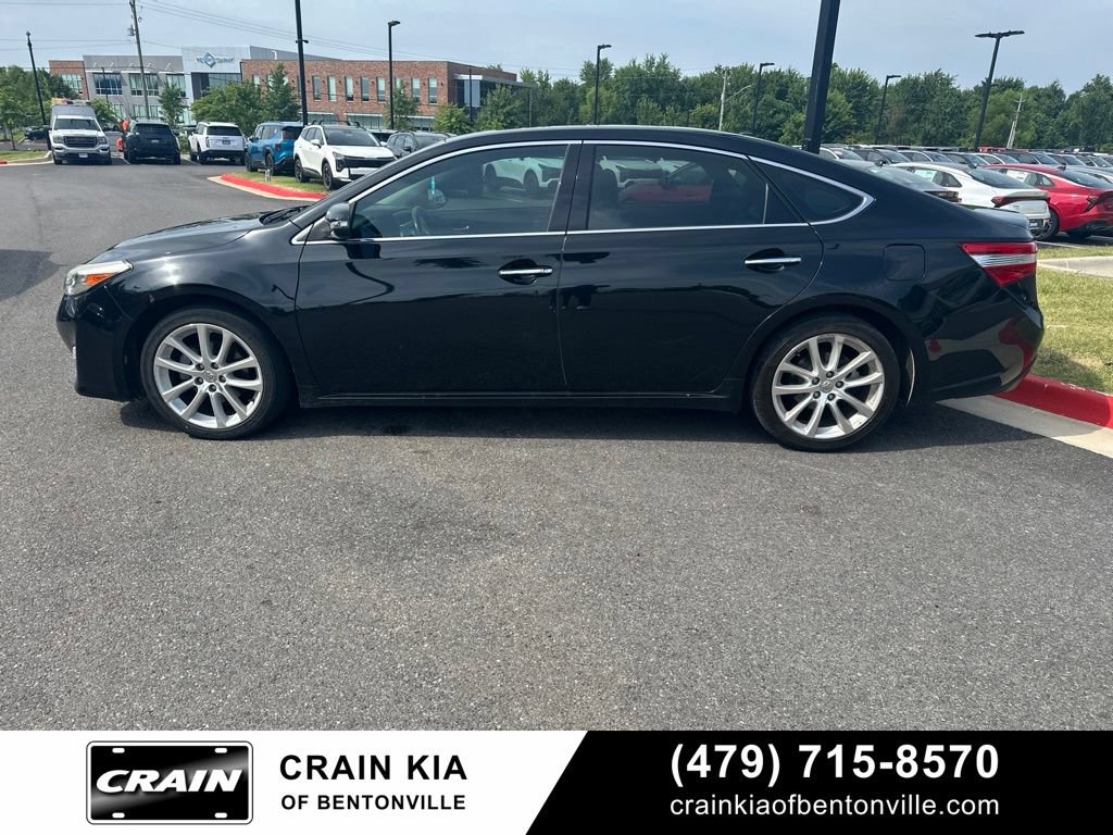 Used 2013 Toyota Avalon XLE Touring FWD image 4