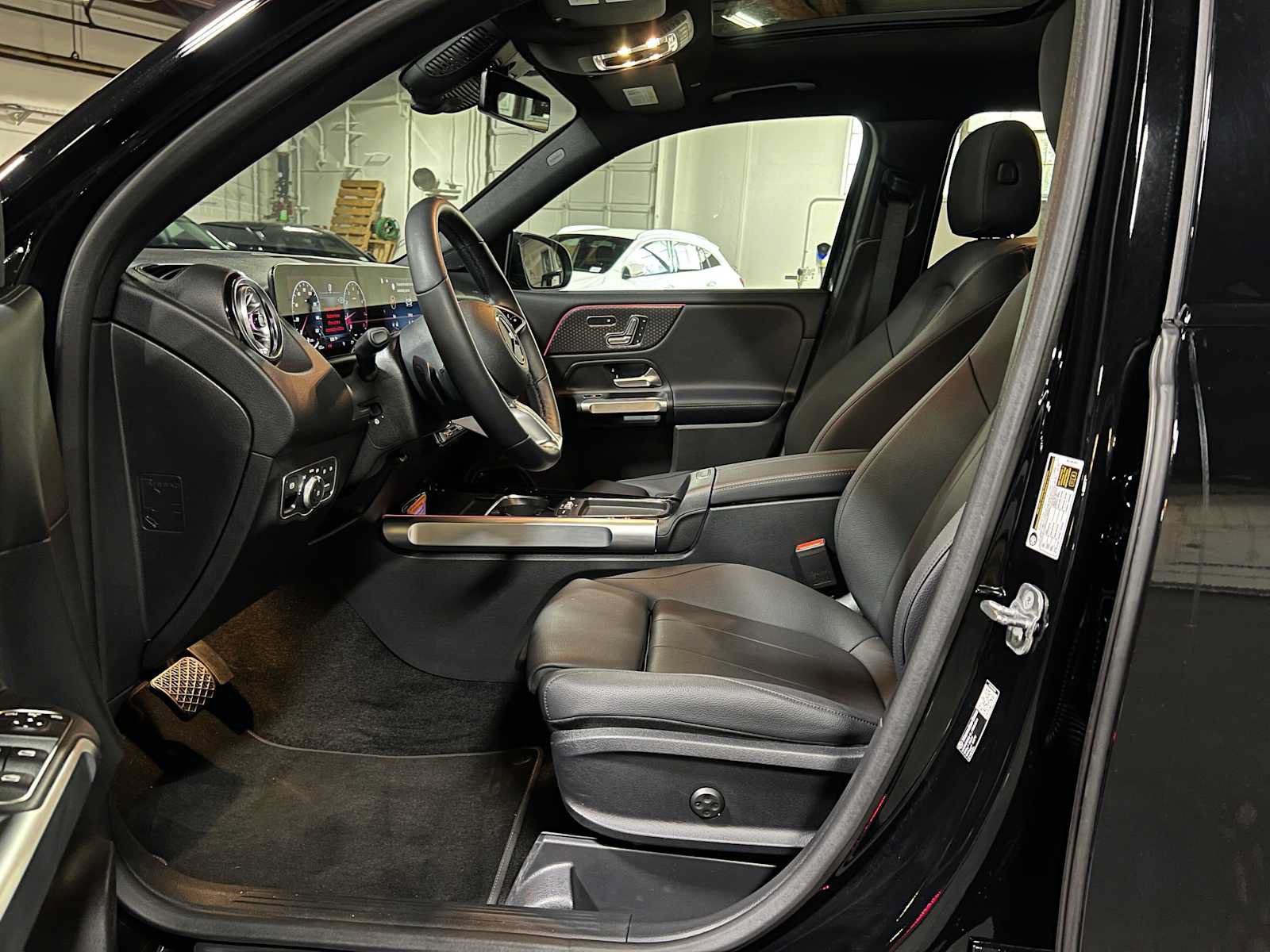 Certified 2026 Mercedes-Benz GLB 250 4MATIC image 23