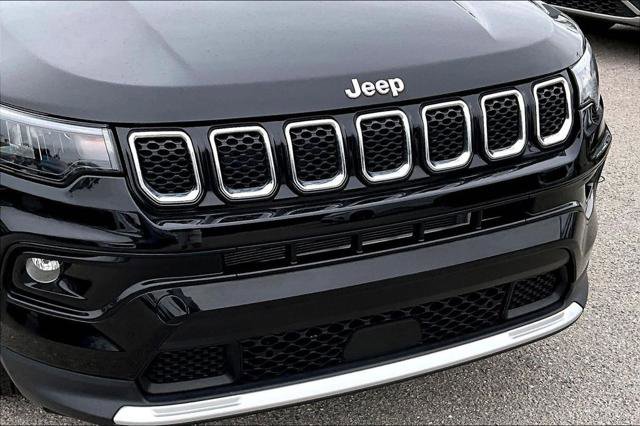 Used 2023 Jeep Compass Limited AWD/4WD image 11