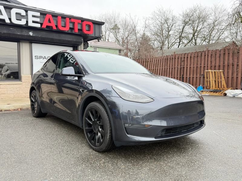 Used 2024 Tesla Model Y Long Range image 3