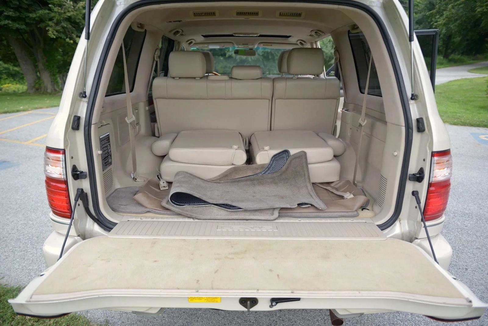 Used 2005 Lexus LX 470 4WD image 69