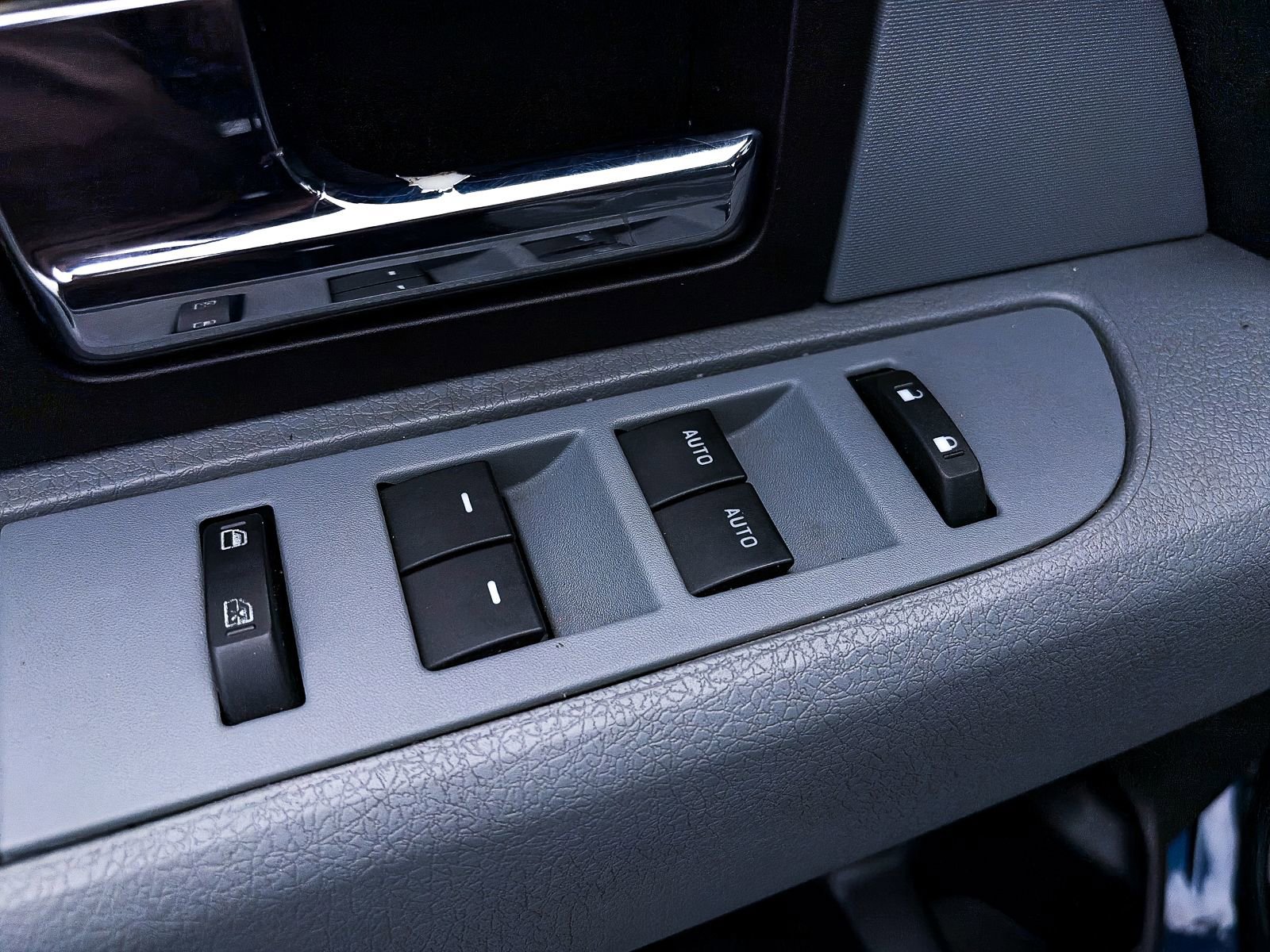 Used 2014 Ford F150 XLT w/ XLT Chrome Package image 11