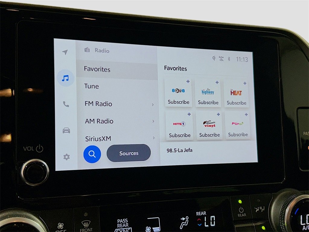 Used 2023 Toyota Highlander XLE image 12