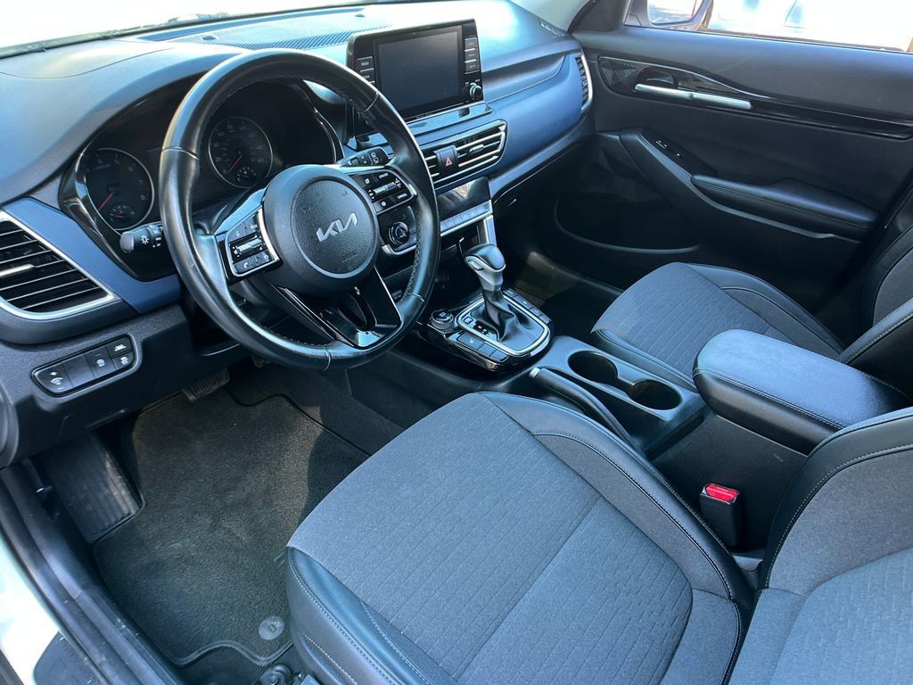 Used 2023 Kia Seltos S image 10