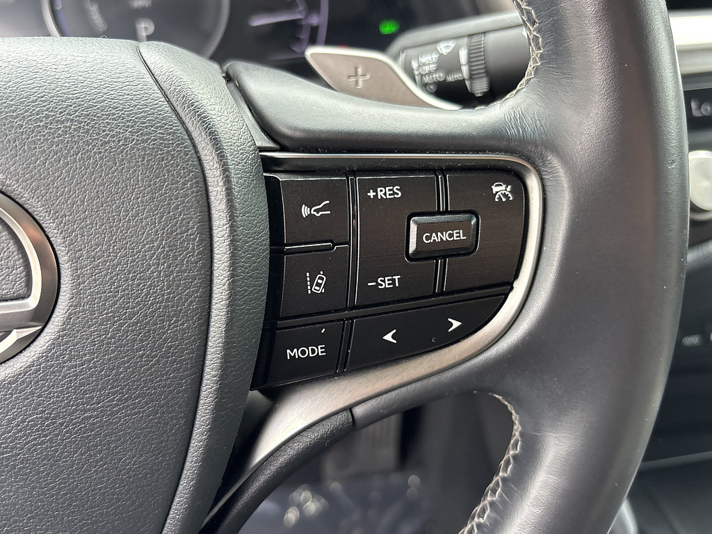 Used 2021 Lexus ES 300h w/ Premium Package FWD image 20