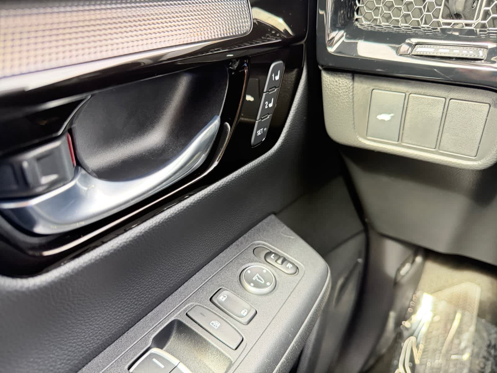 Used 2026 Honda CR-V EX-L image 27