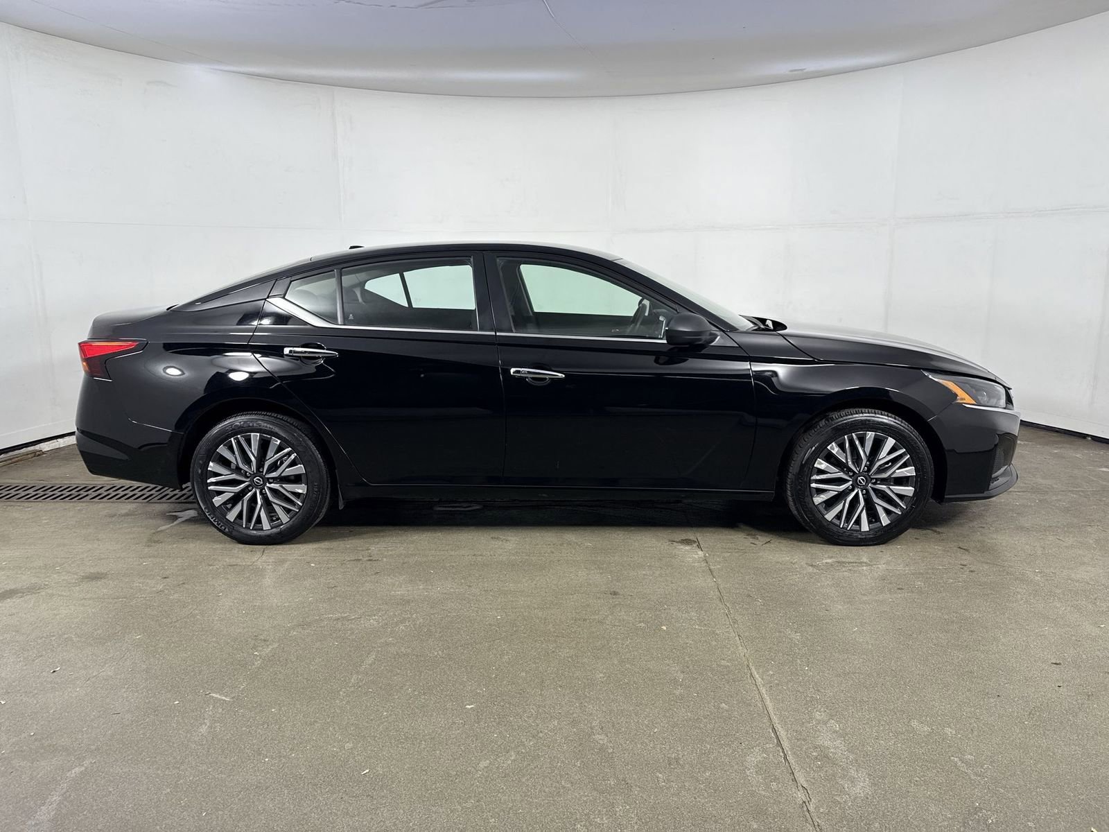 Certified 2024 Nissan Altima 2.5 SV image 36