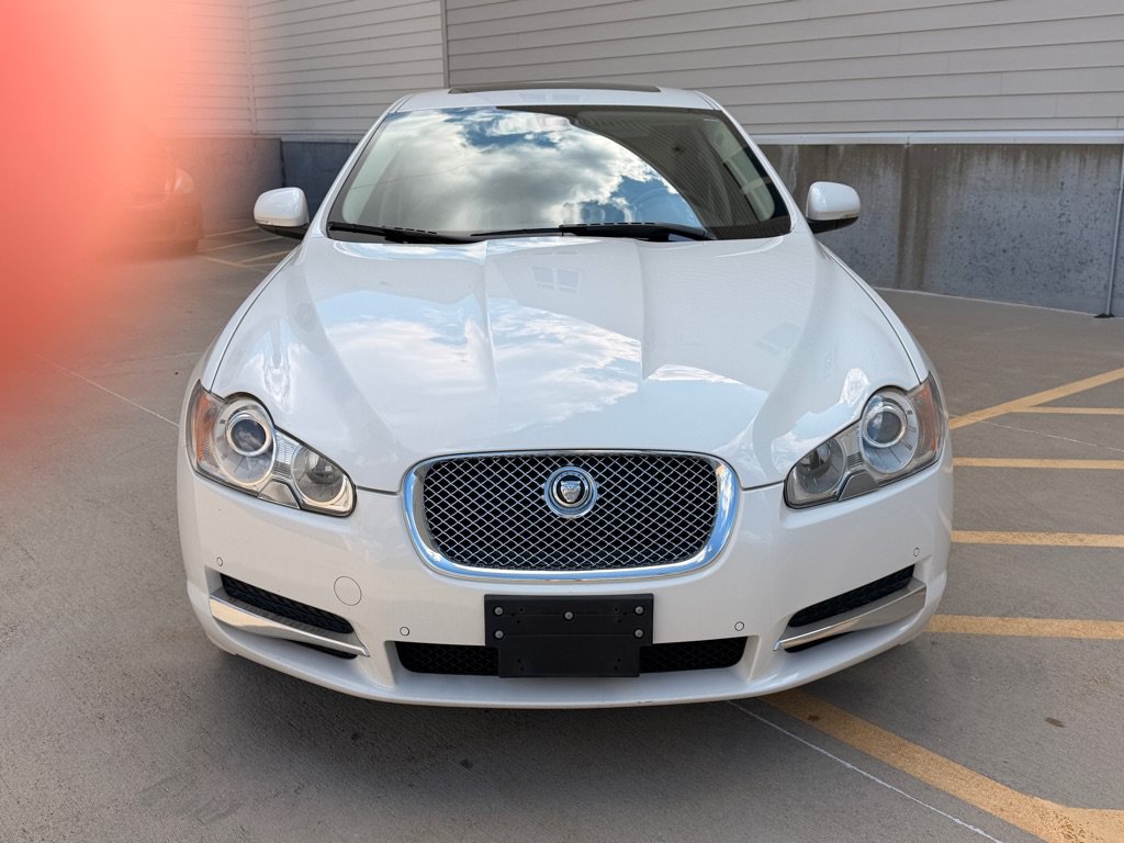 Used 2010 Jaguar XF Premium RWD image 8