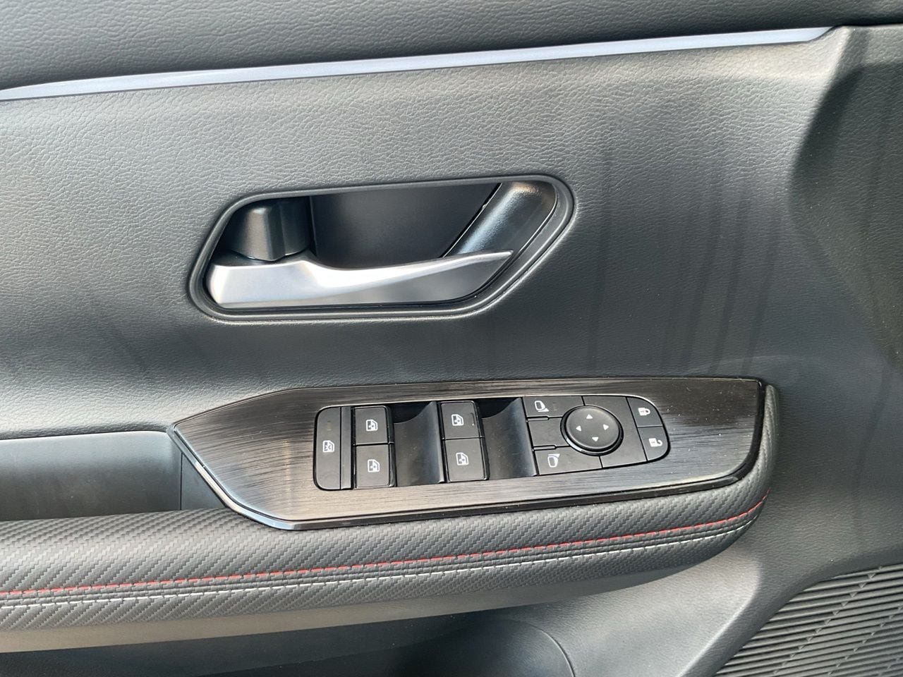 New 2027 Nissan Kicks SR FWD image 25