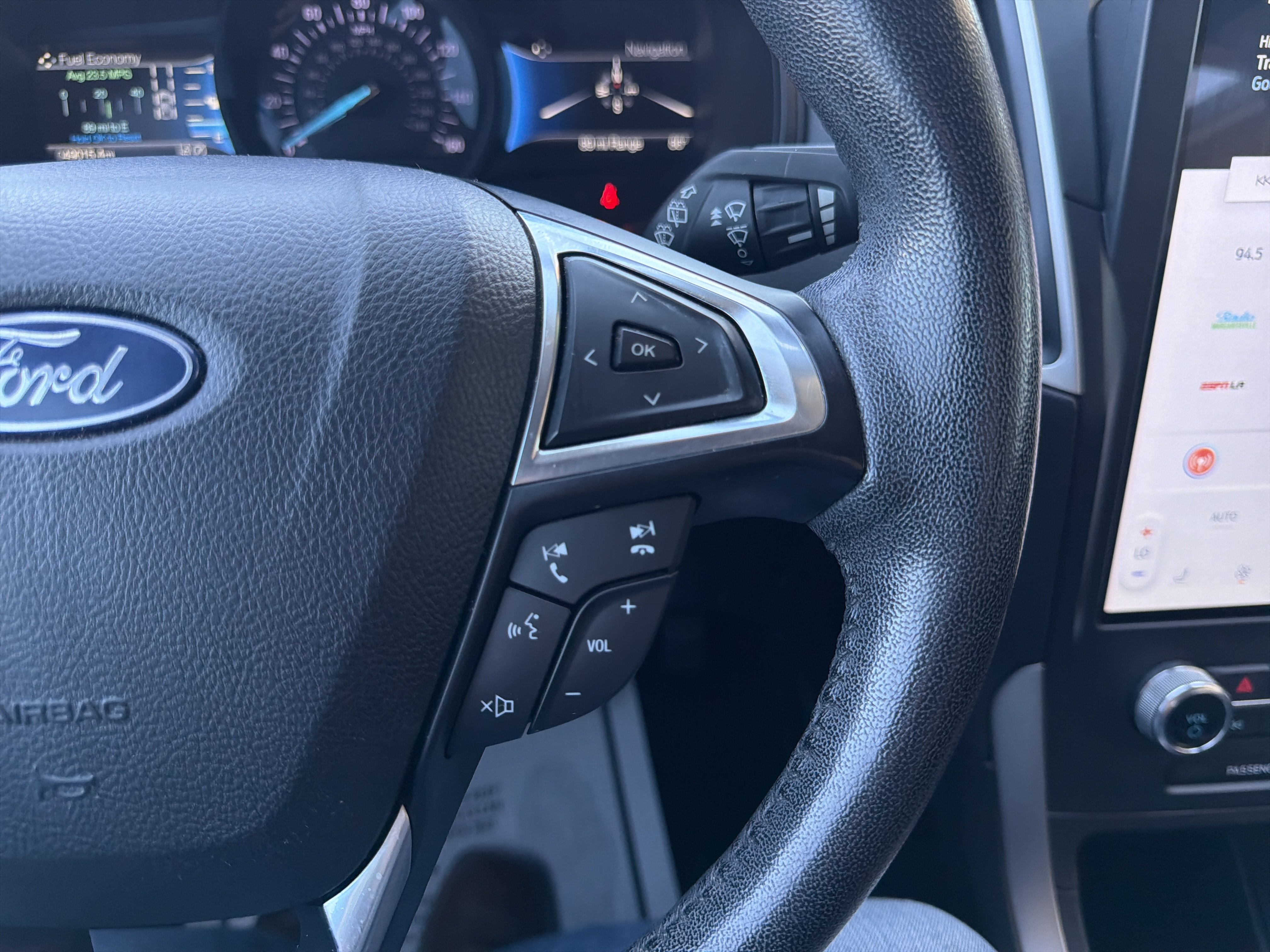 Used 2022 Ford Edge SEL w/ Convenience Package AWD/4WD image 18