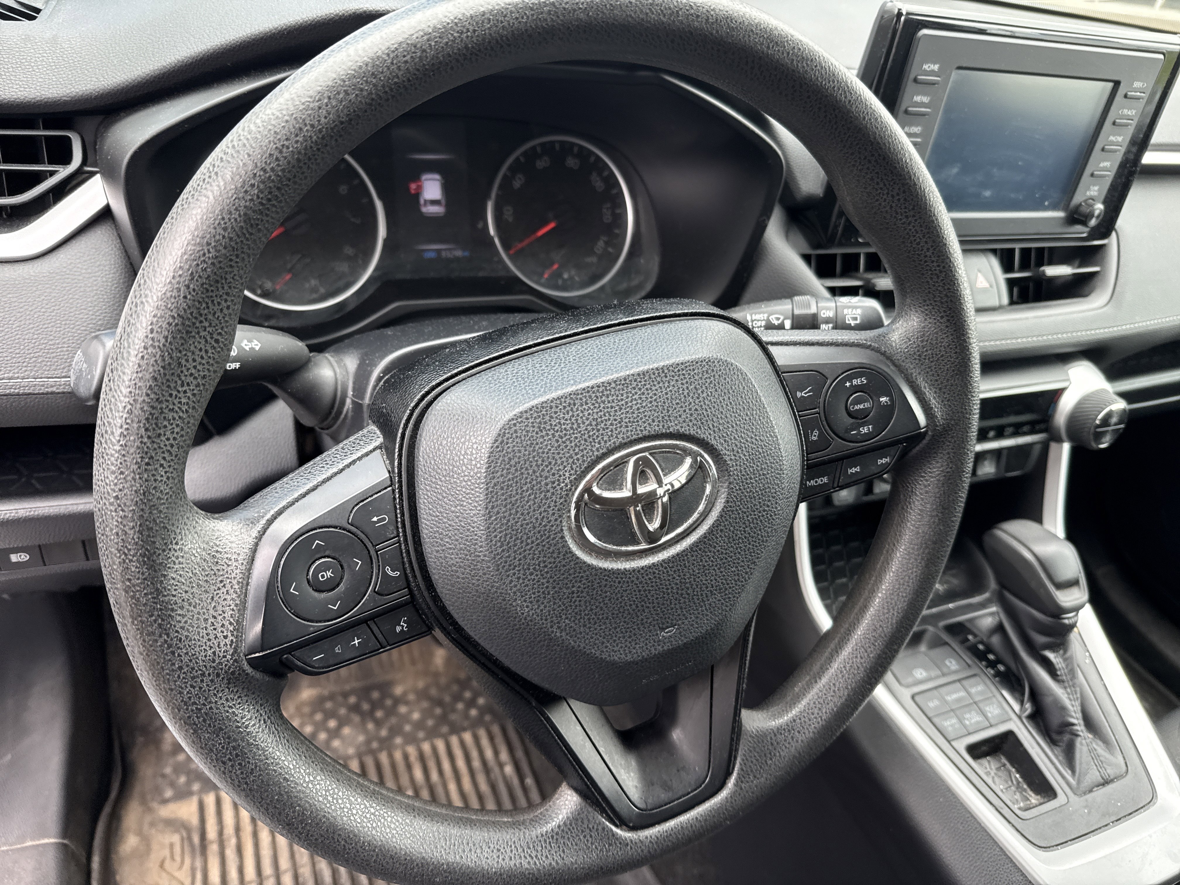 Used 2019 Toyota RAV4 XLE AWD/4WD image 9