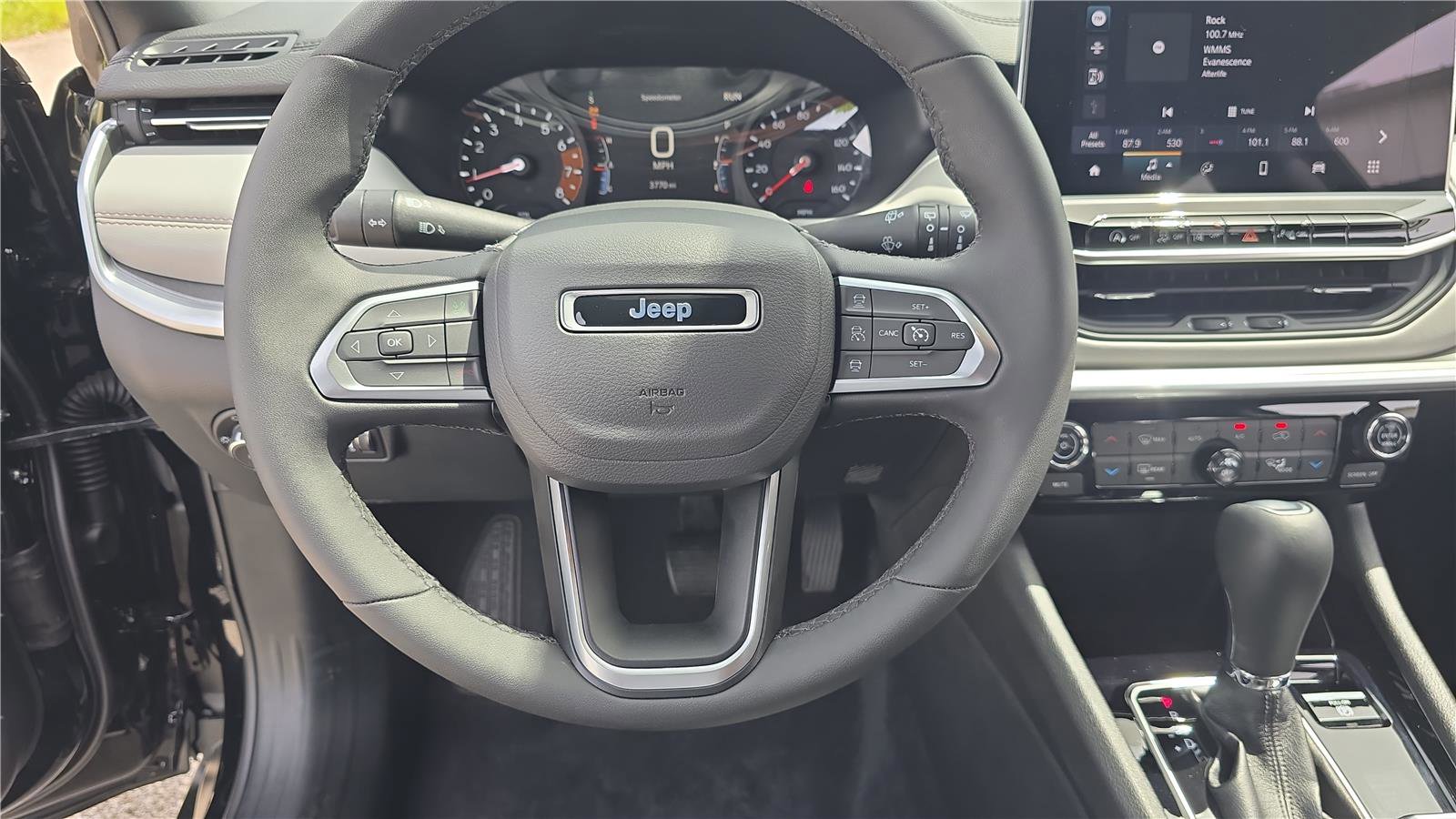 Used 2026 Jeep Compass Limited AWD/4WD image 24